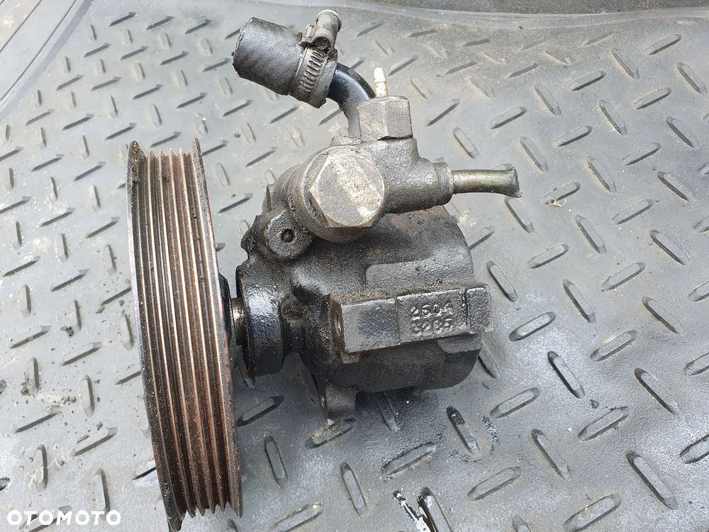MITSUBISHI CARISMA POMPA WSPOMAGANIA MMC 26043436 - 4