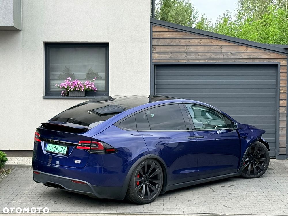Tesla Model X Plaid - 11