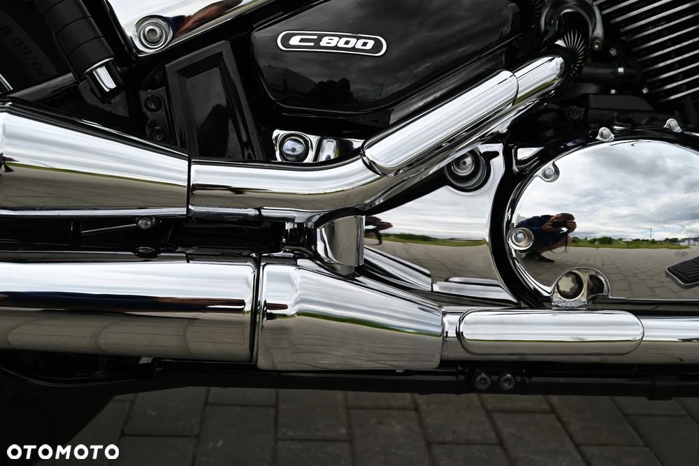 Suzuki Intruder - 33
