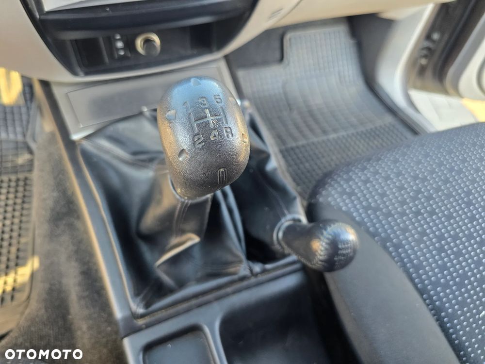 Mitsubishi L200 - 31