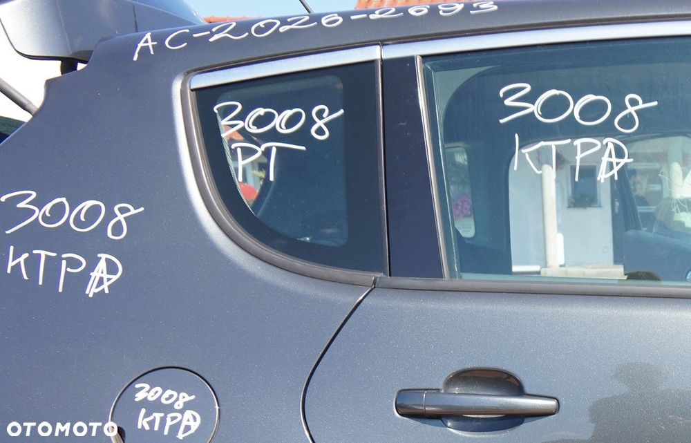 SZYBA KAROSERYJNA TYLNA PRAWA BOCZNA 3008 I  PEUGEOT 2009-2013 - 1