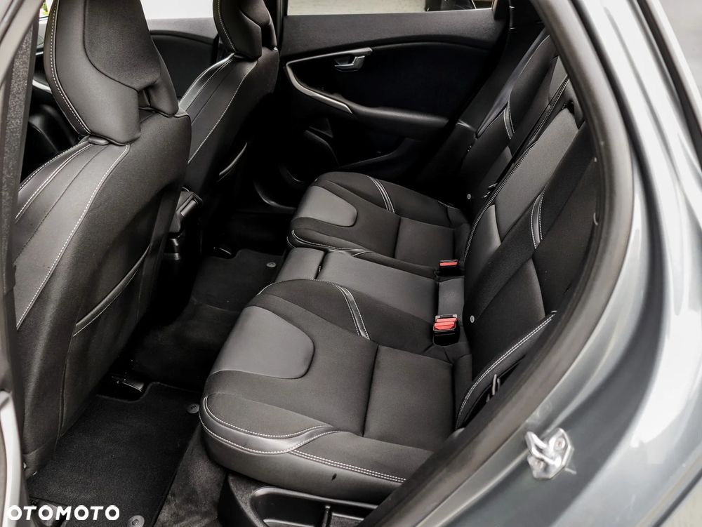 Volvo V40 D2 Drive-E Momentum - 16