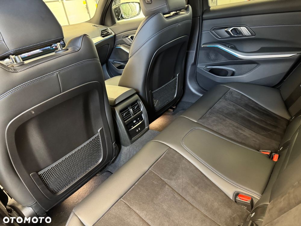 BMW Seria 3 320d xDrive M Sport sport - 19