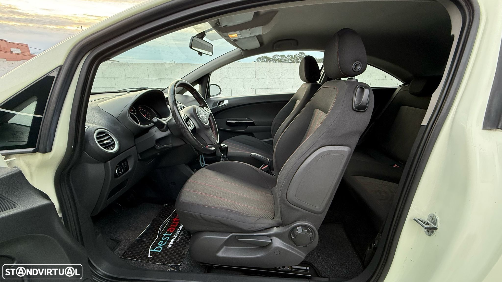Opel Corsa 1.2 Black Edition - 14