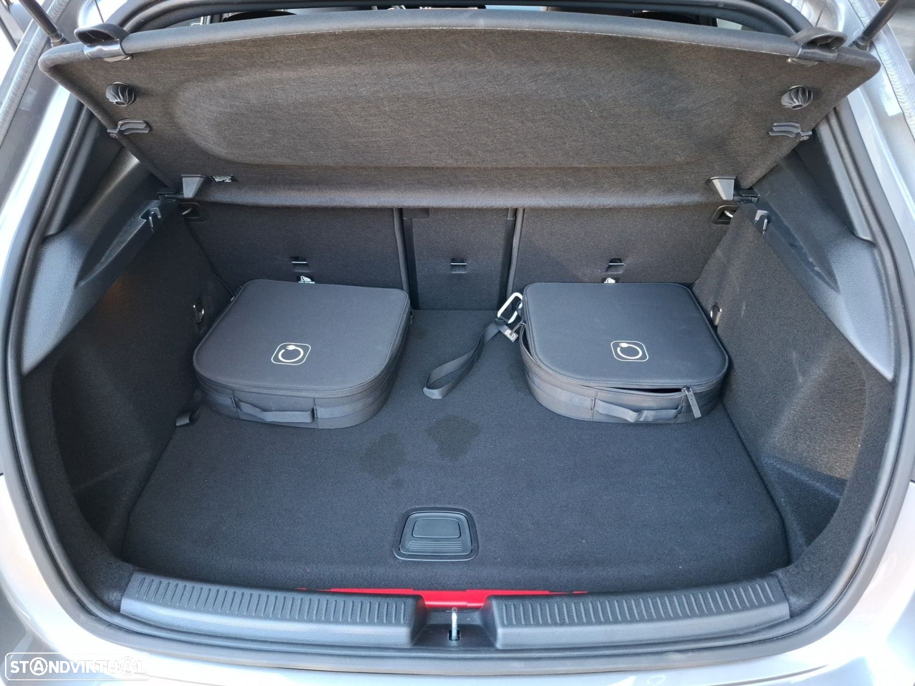 Mercedes-Benz A 250 e - 23
