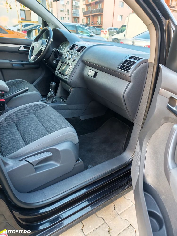 Volkswagen Touran 1.6 TDI BlueMotion Technology Highline - 20