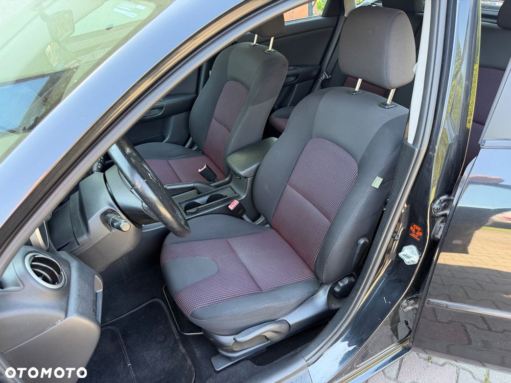 Mazda 3 1.6 Sport Active - 23