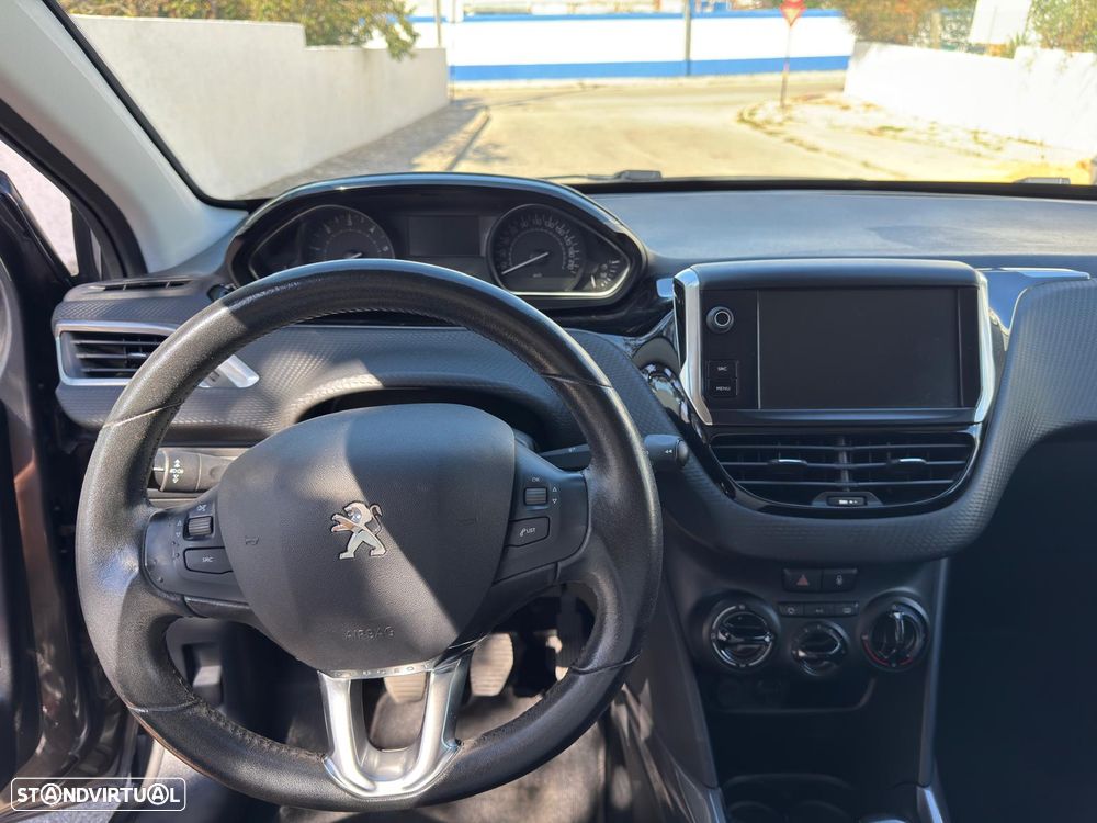 Peugeot 2008 1.6 BlueHDi Style - 19