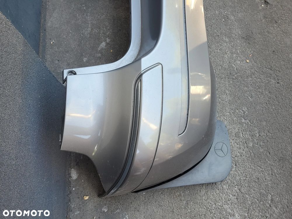 Zderzak tył mercedes w245 Kod lakieru: 748 - 10