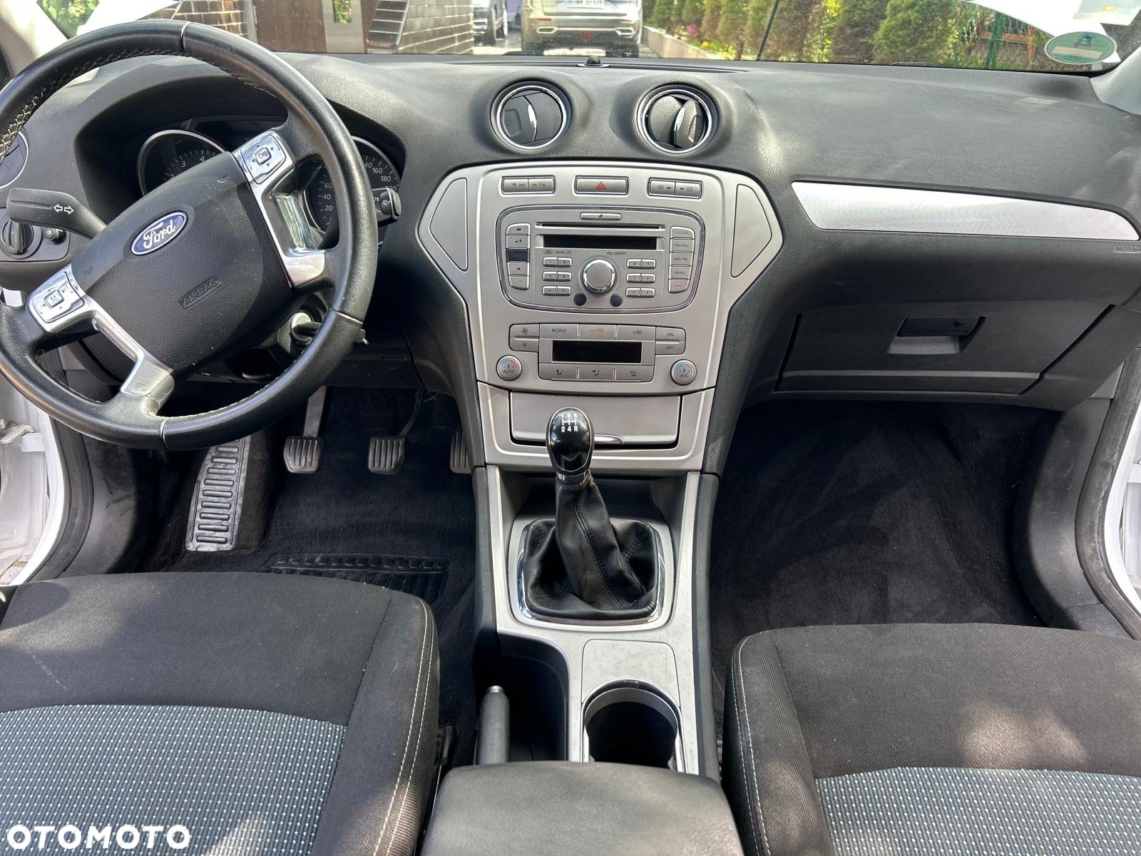 Ford Mondeo 1.6 Trend - 17