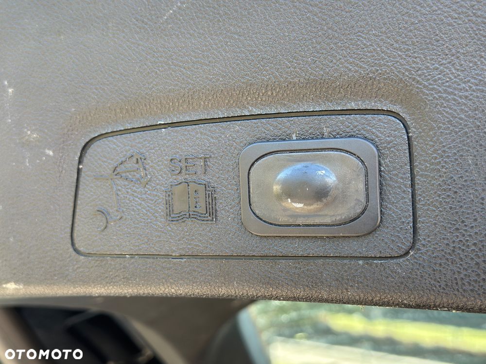 Lincoln MKC - 26