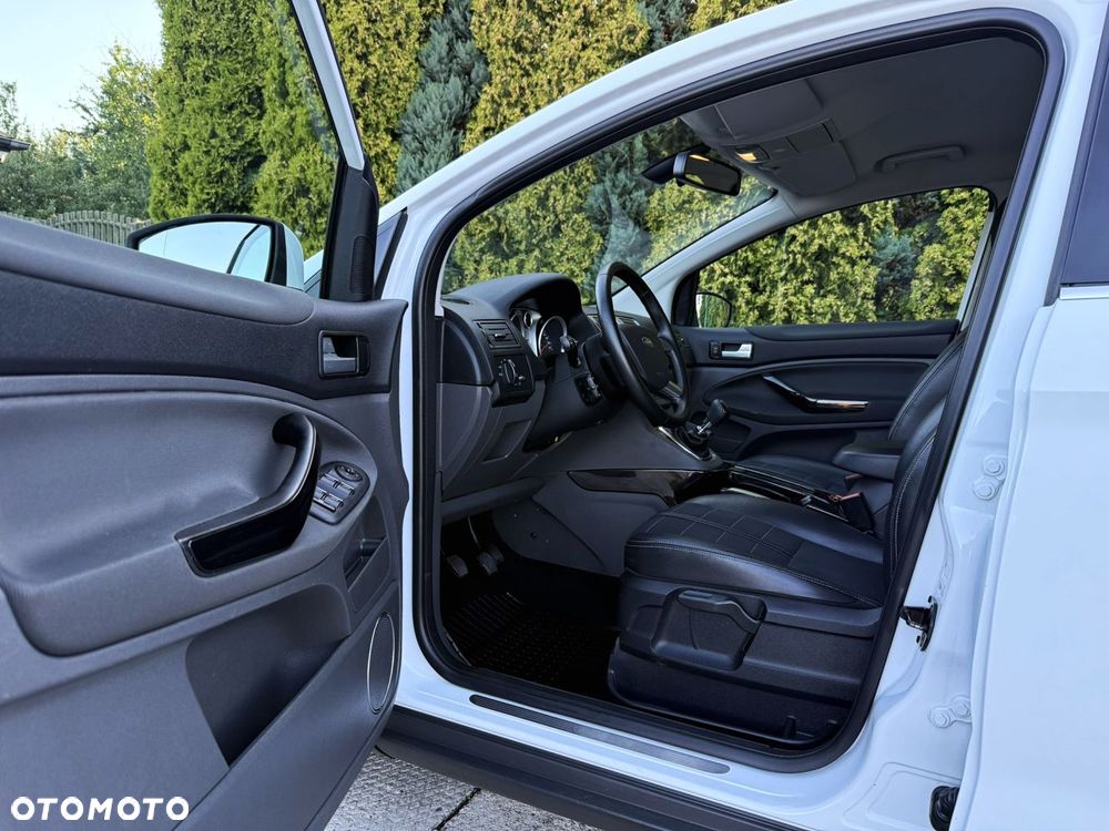 Ford Kuga - 21