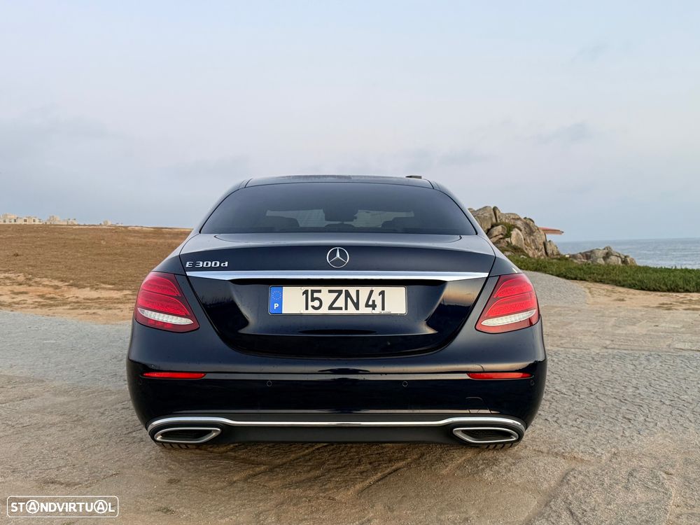 Mercedes-Benz E 300 d Exclusive Line - 13