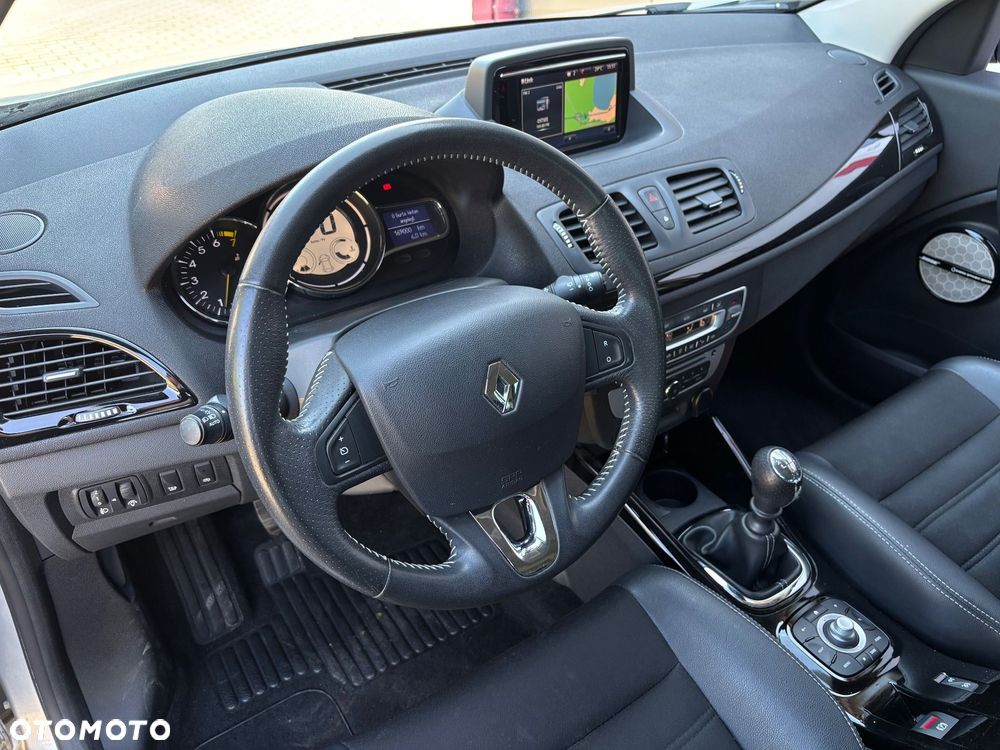 Renault Megane ENERGY TCe 130 BOSE EDITION - 19