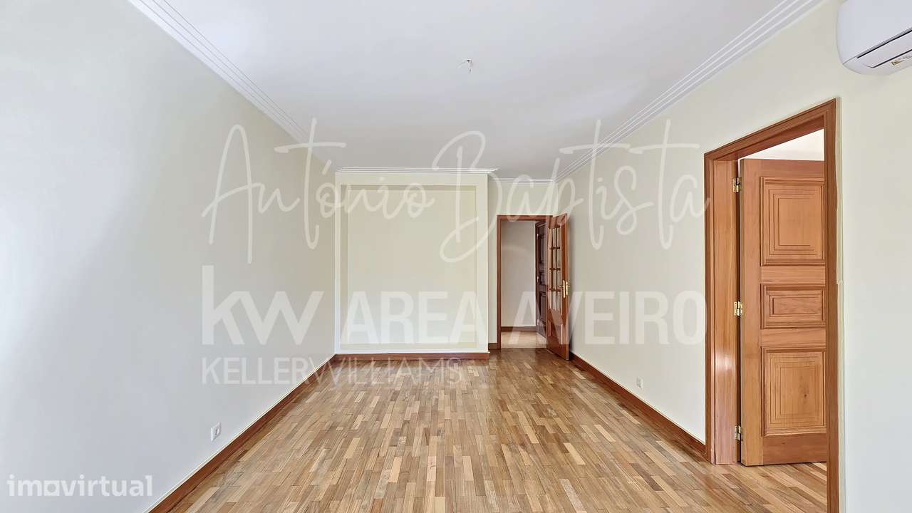 T2 Remodelado no Alboi | Vistas de Parque e Garagem Fechada em Aveiro - Grande imagem: 5/41