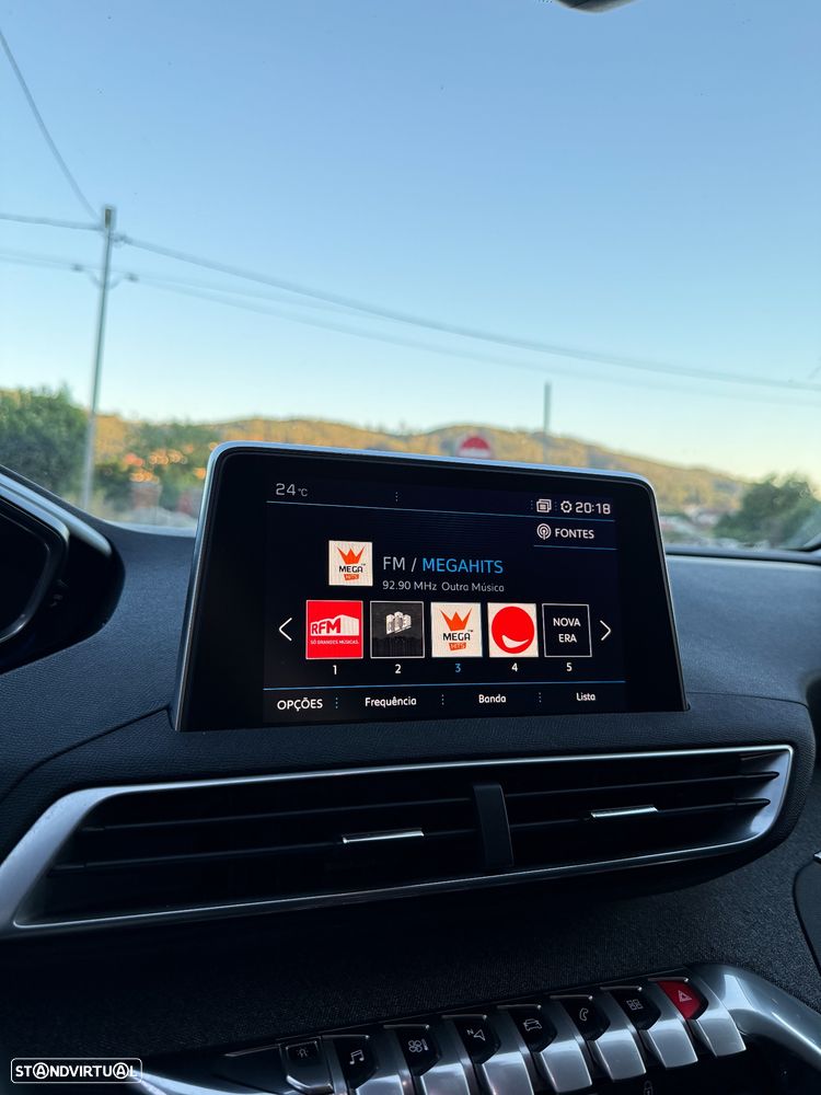 Peugeot 3008 PureTech 130 Stop & Start EAT6 Allure - 17