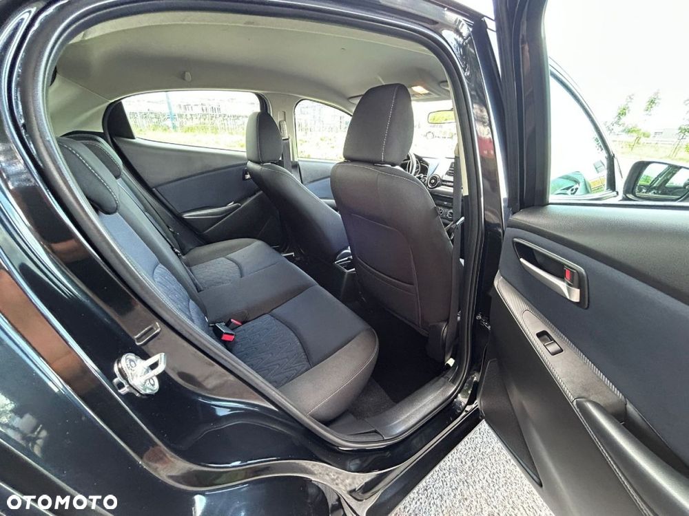 Mazda 2 - 10