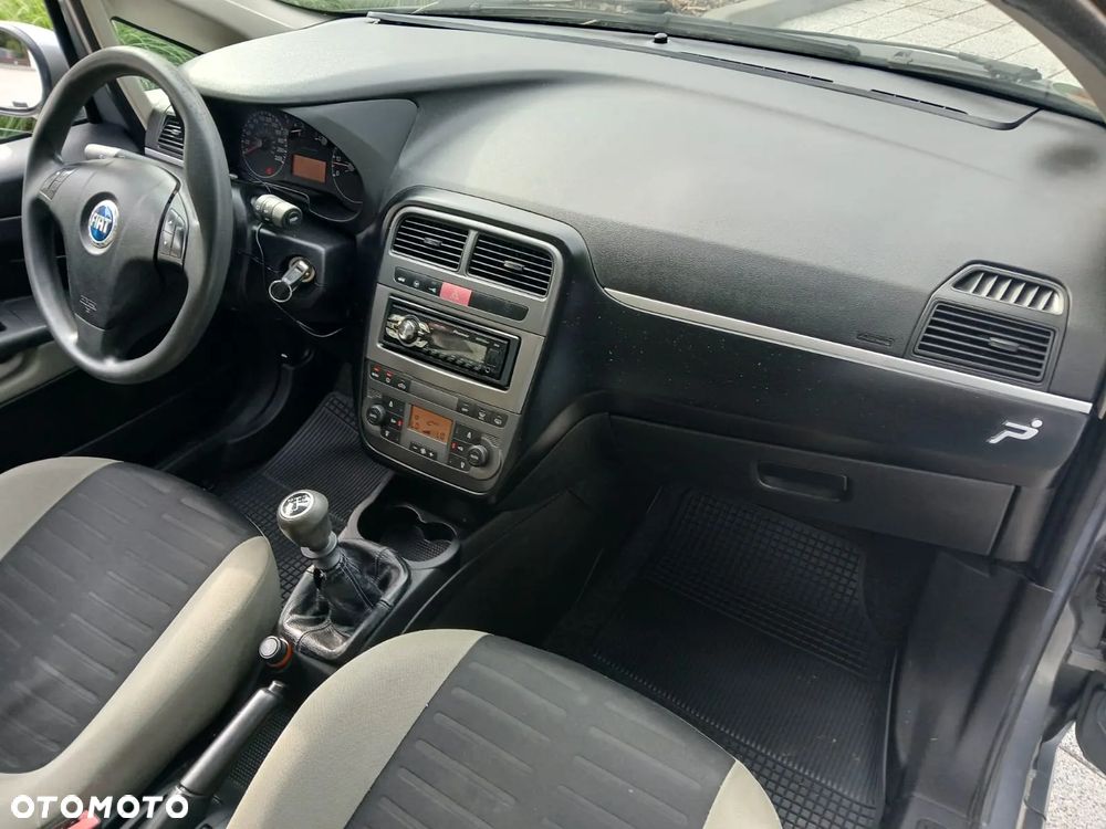 Fiat Grande Punto - 13