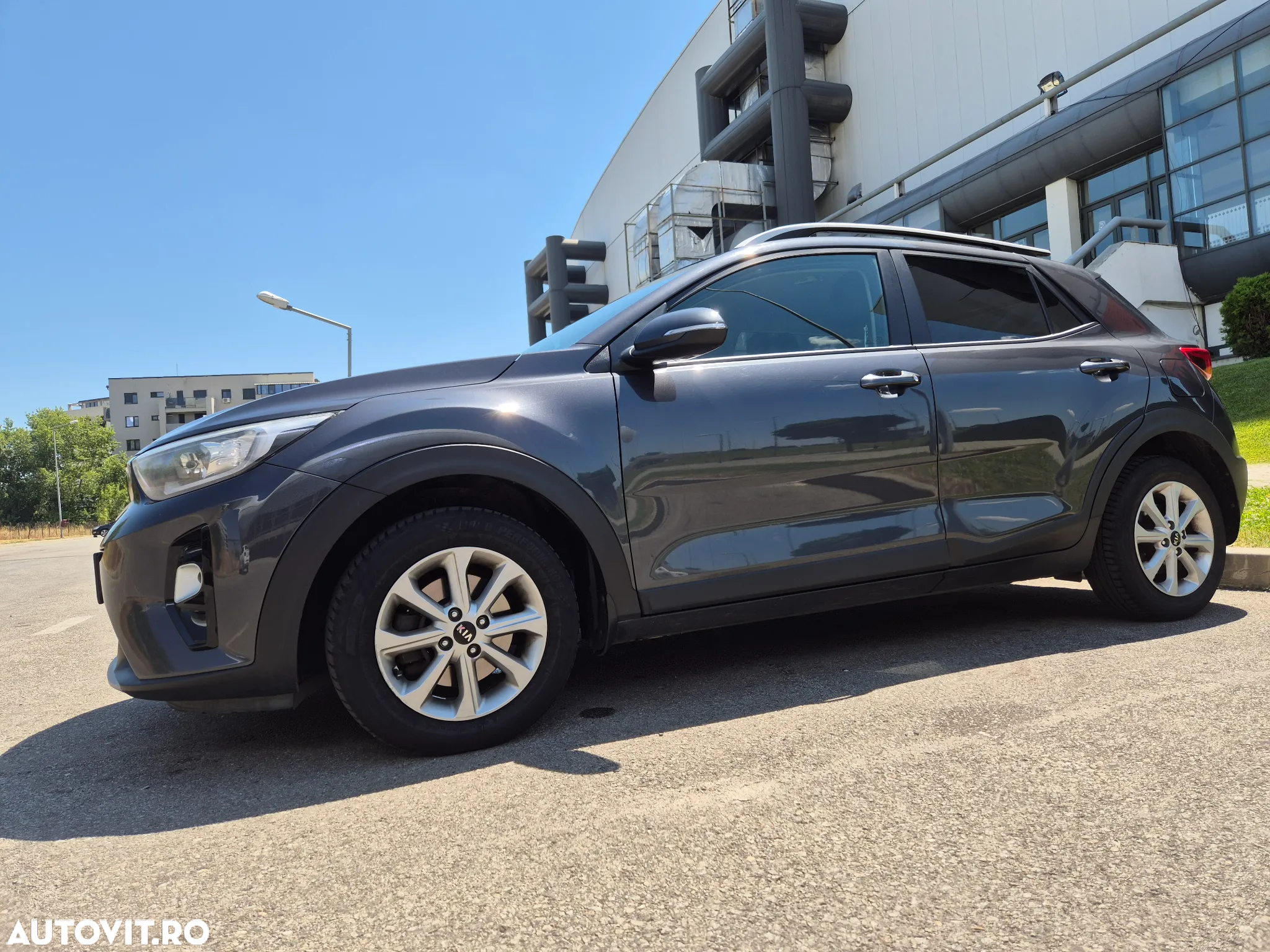 Kia Stonic 1.6 DSL Trend - 13