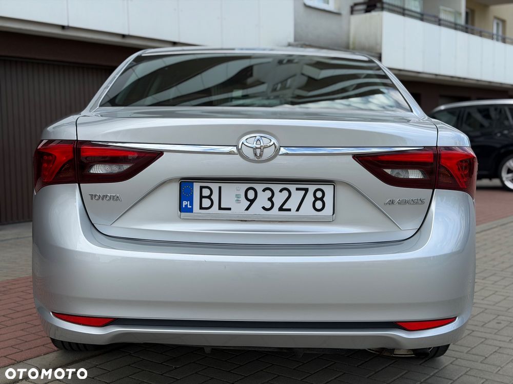 Toyota Avensis 1.8 Active - 12