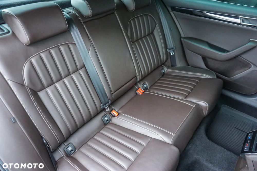 Skoda Superb 2.0 TSI L&K DSG - 35
