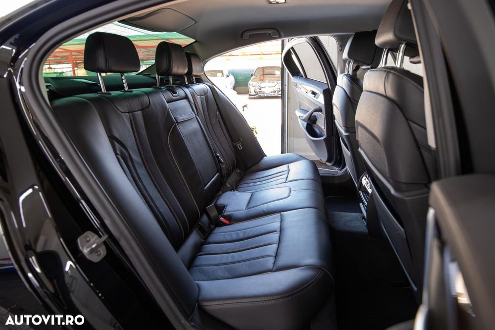 BMW Seria 5 520i AT - 13