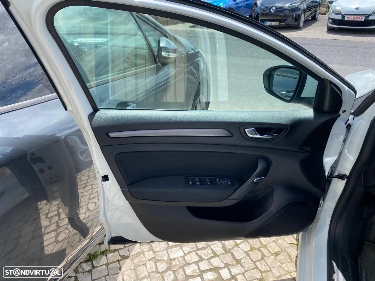 Renault Mégane 1.5 Blue dCi Intens - 11