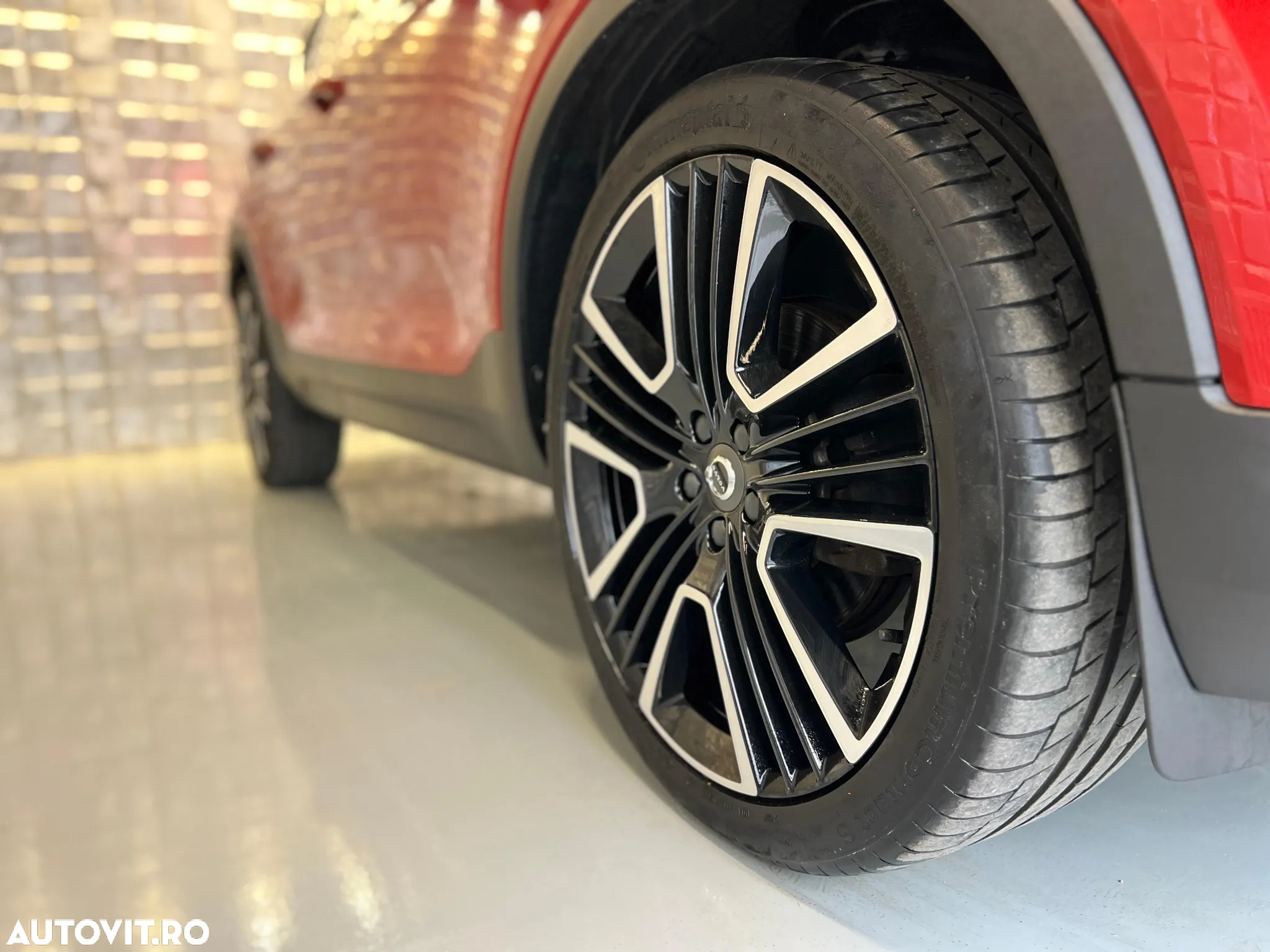 Volvo XC 40 D4 AWD Geartronic R-Design - 8