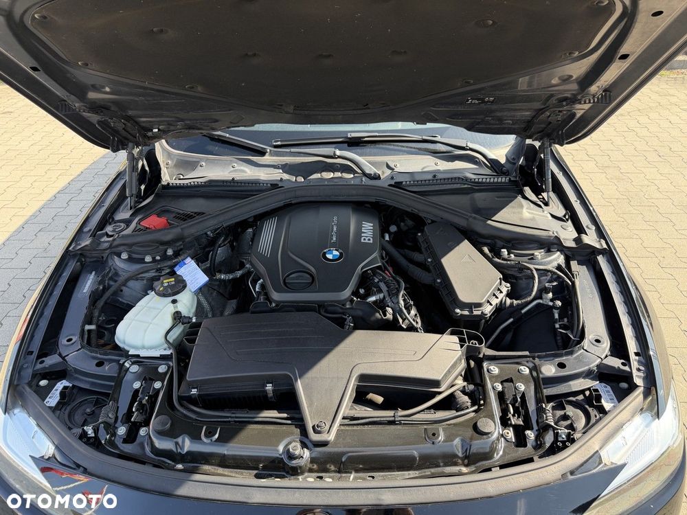 BMW Seria 3 318d - 24