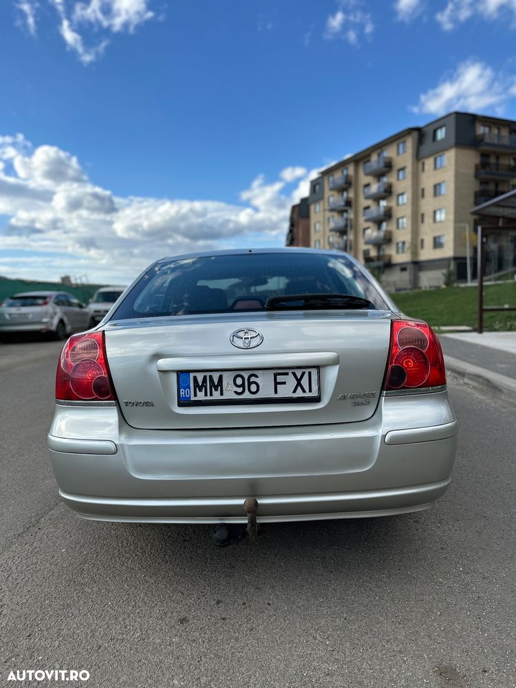 Toyota Avensis 2.0 D-4D - 5