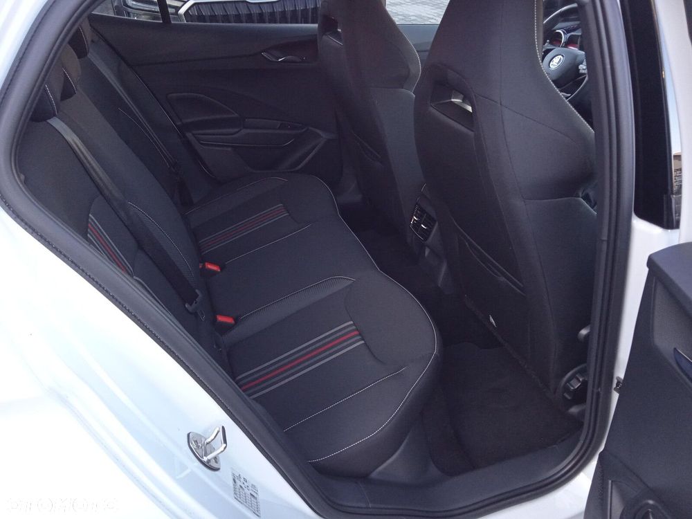 Skoda Fabia 1.0 TSI Monte Carlo DSG - 15