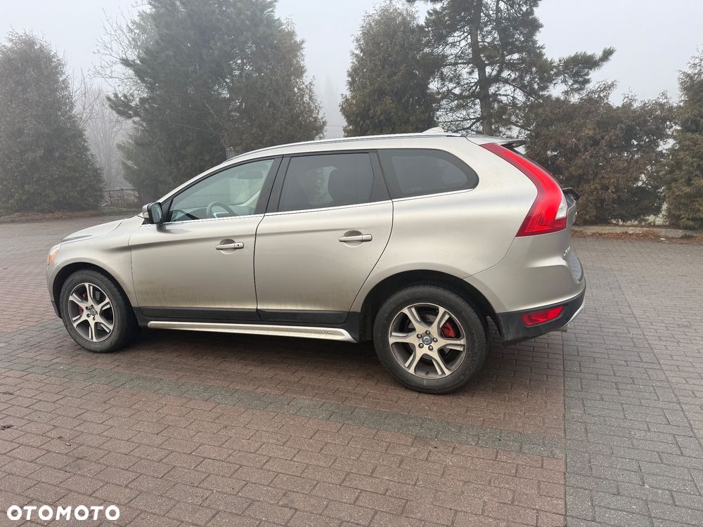 Volvo XC 60 D5 AWD Momentum - 4