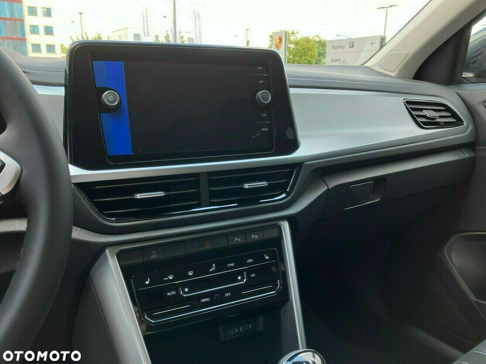 Volkswagen T-Roc - 17
