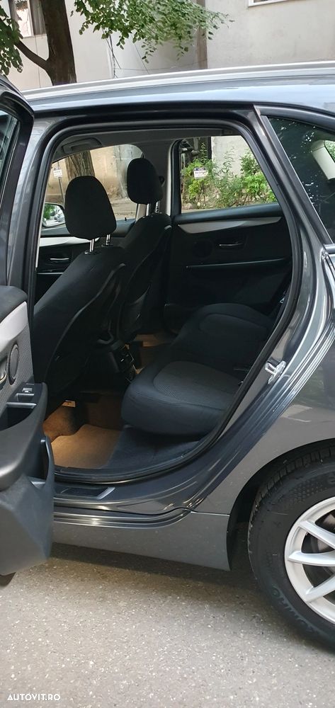 BMW Seria 2 216d Sport Line - 6