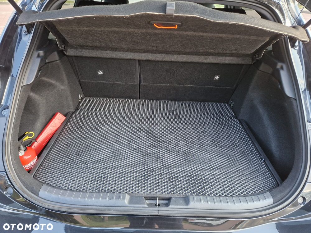 Toyota Corolla 2.0 Hybrid Executive - 27