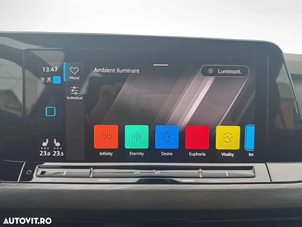 Volkswagen Golf 1.5 TSI ACT Style - 24