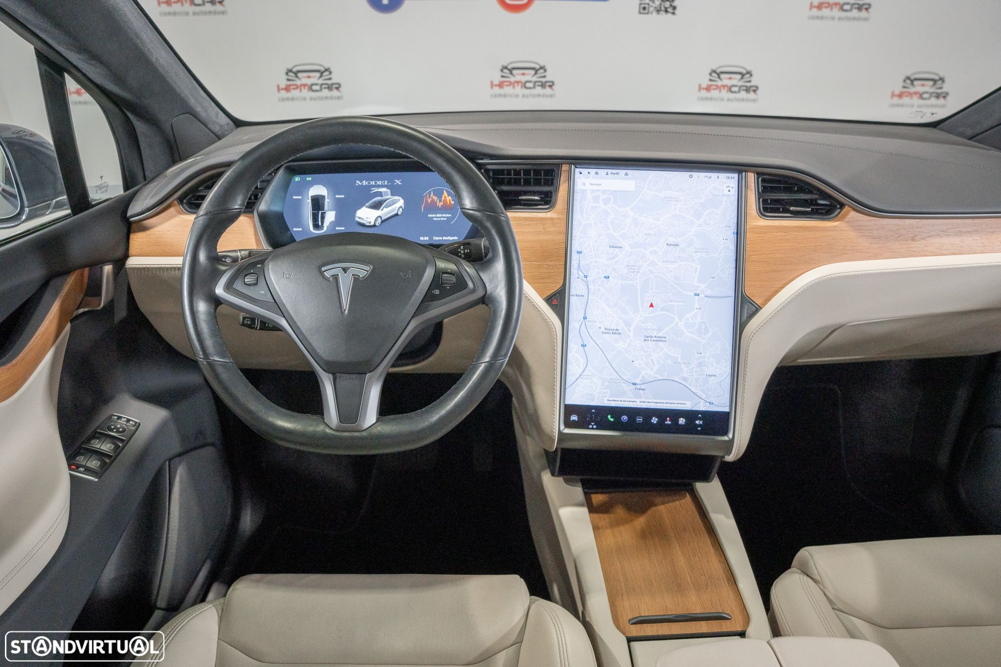 Tesla Model X - 13