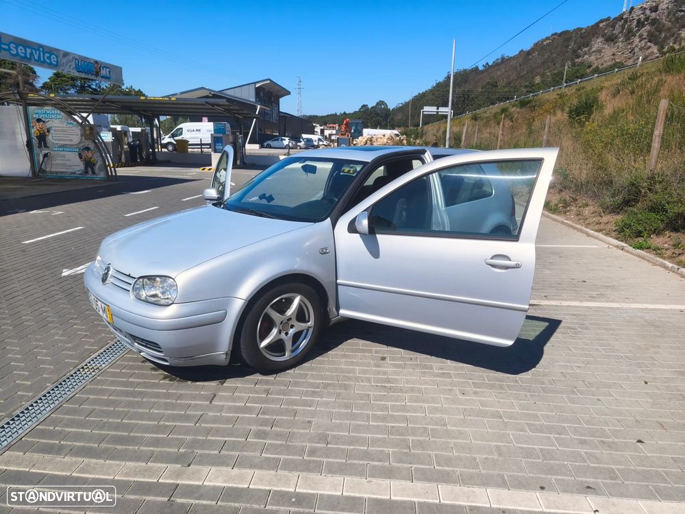 VW Golf 1.9 TDi 25 Anos - 1