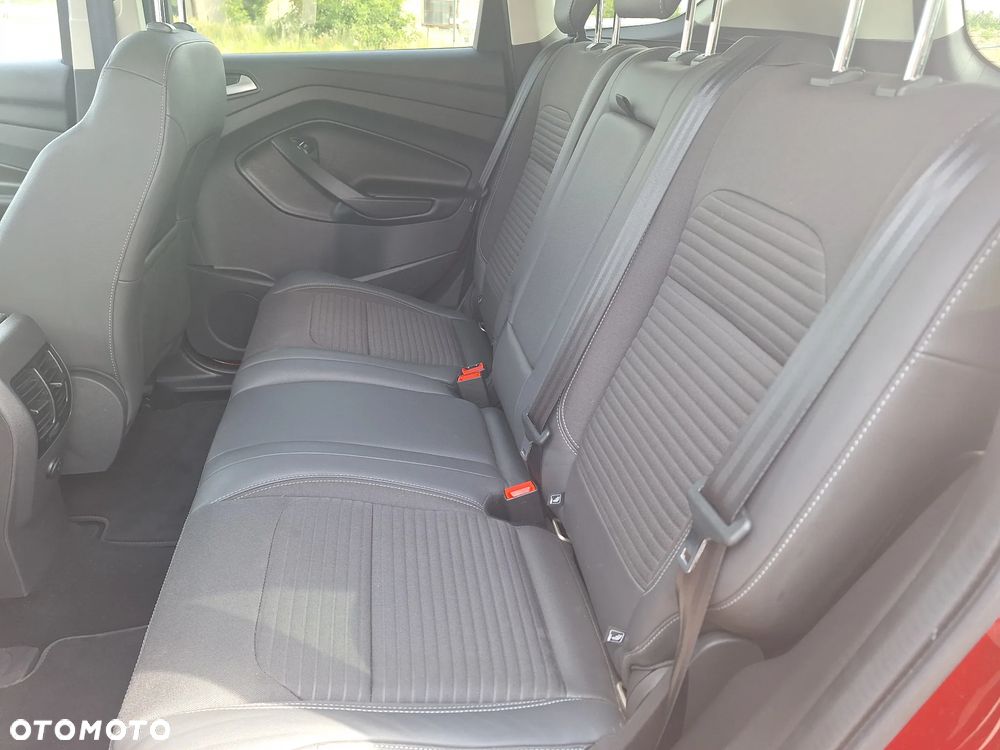 Ford Kuga 1.5 EcoBoost 2x4 Titanium - 12