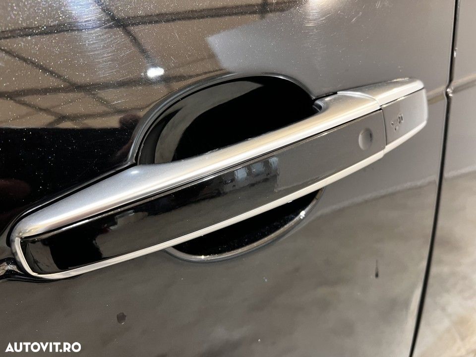 Land Rover Discovery 2.0 L SD4 HSE Luxury - 22