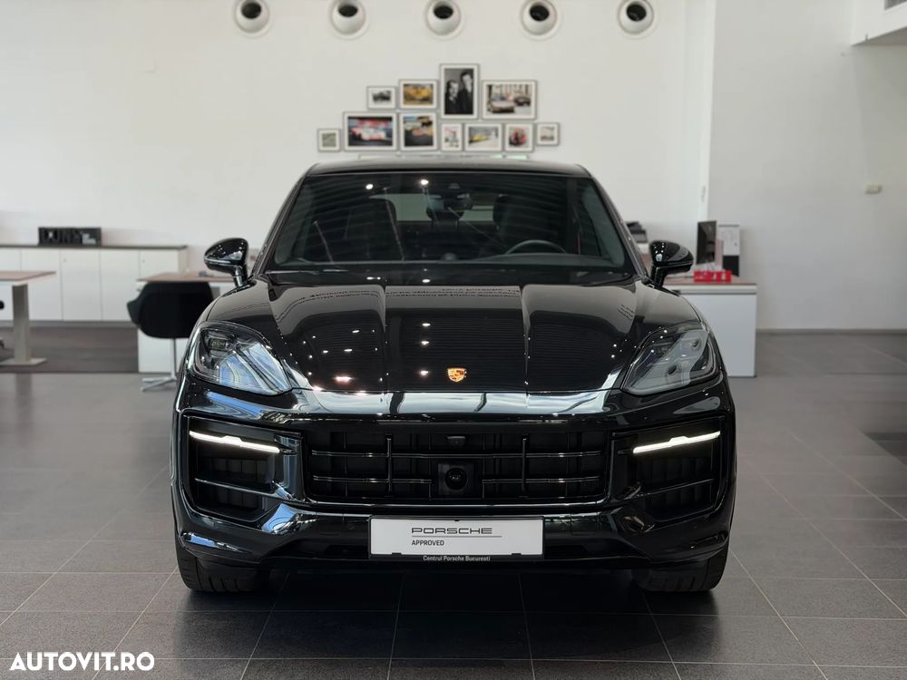 Porsche Cayenne Coupe GTS - 2