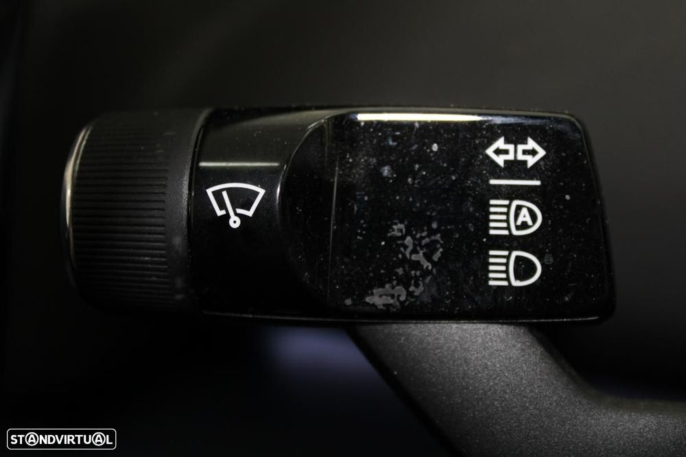 Volvo EX30 Single Motor Extended Range RWD Plus - 17