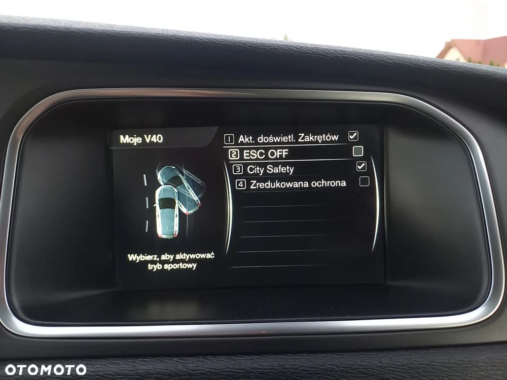 Volvo V40 D3 Momentum - 34