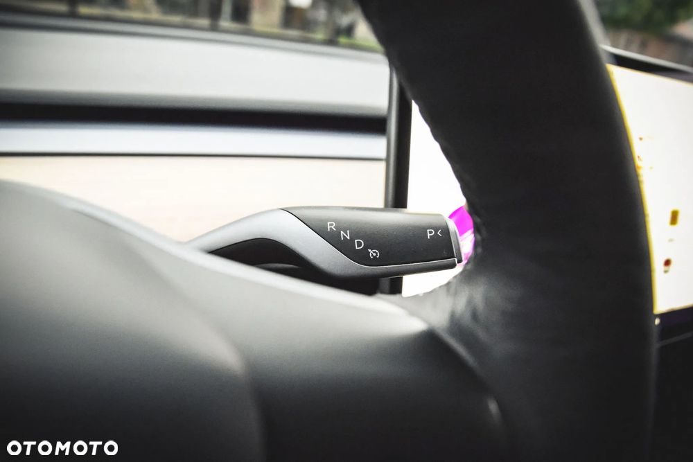 Tesla Model 3 Standard Range Plus - 37