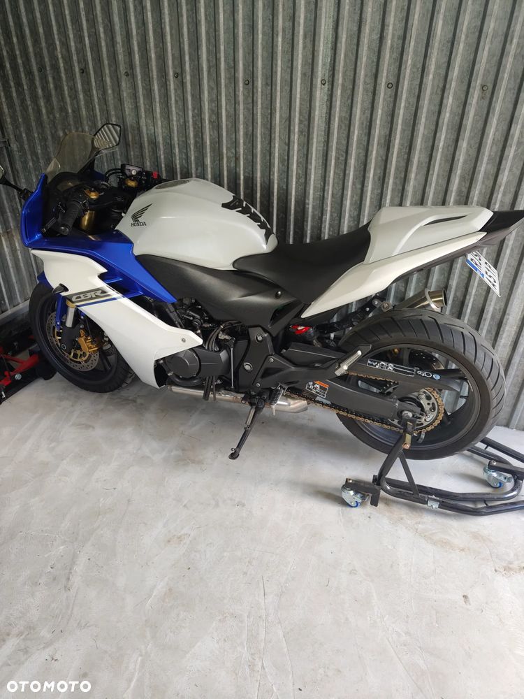 Honda CBR - 1