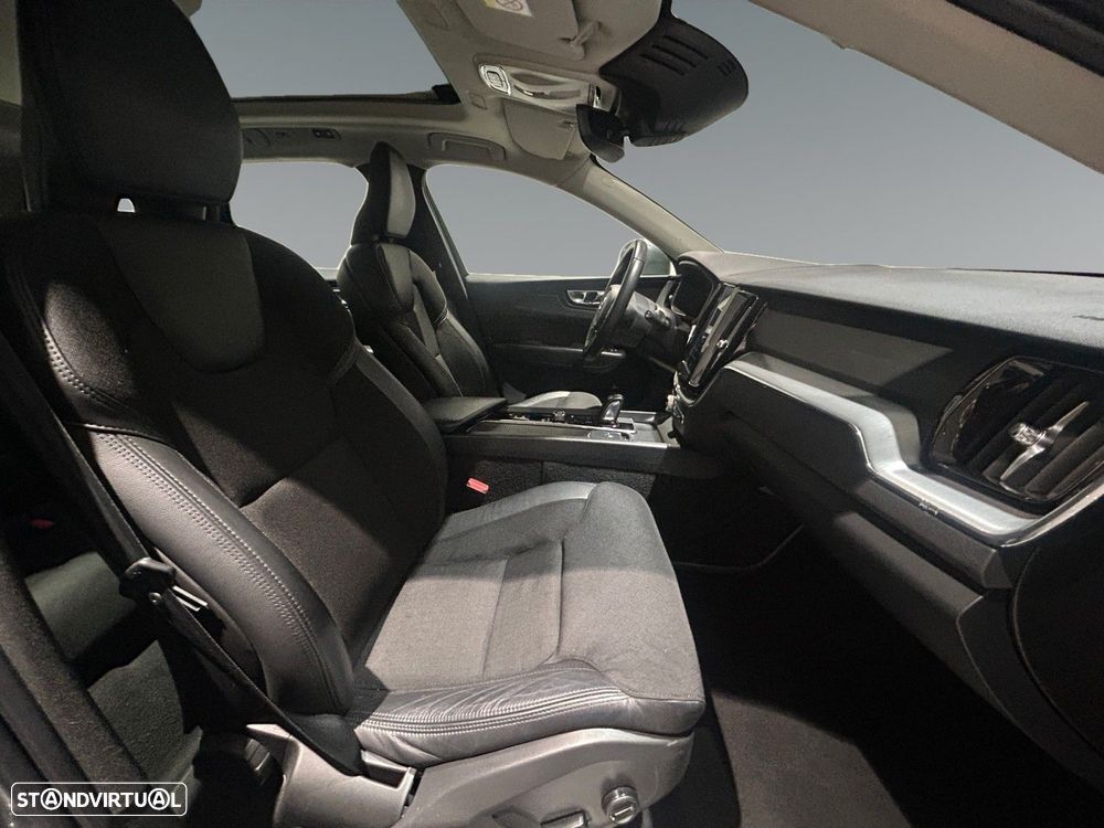 Volvo XC 60 2.0 T8 PHEV Momentum AWD - 16