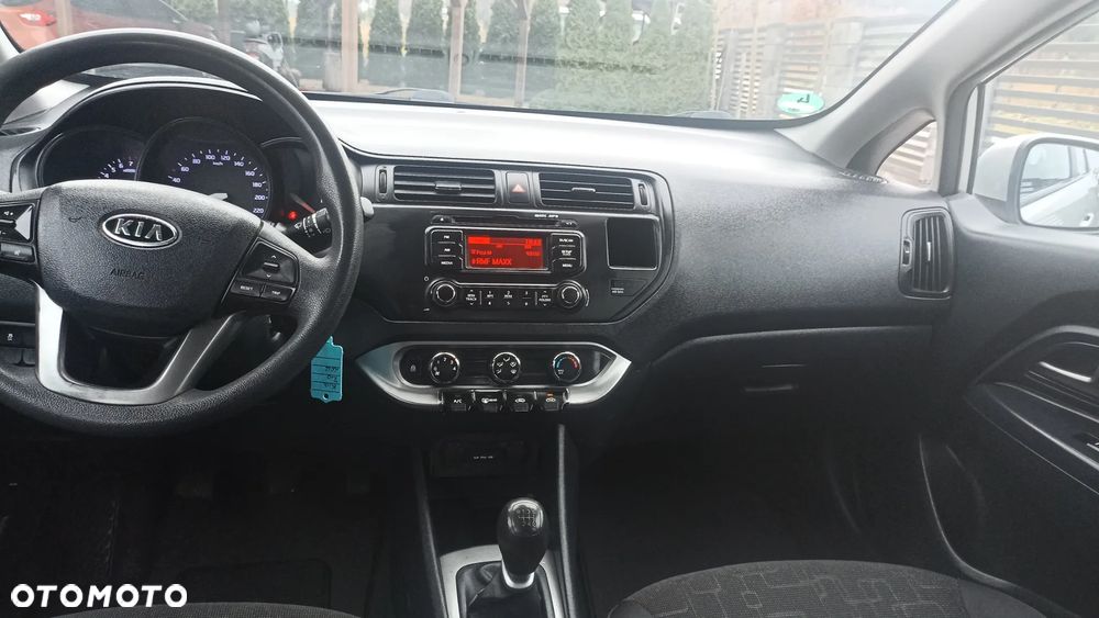 Kia Rio 1.4 Dream Team Edition - 13