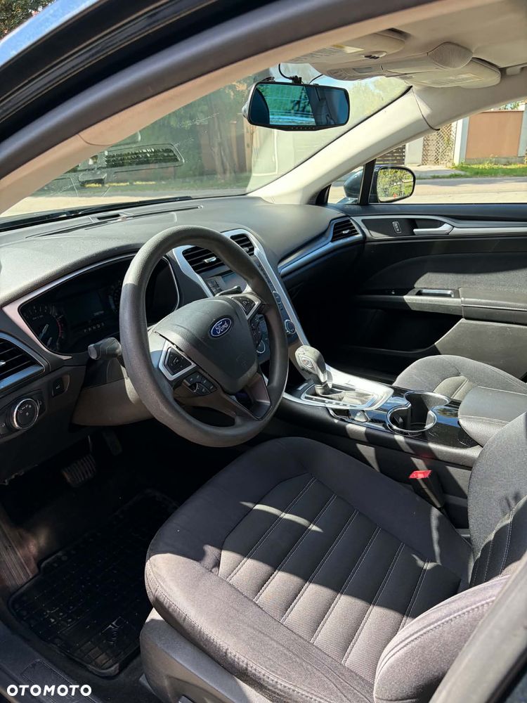 Ford Fusion - 15