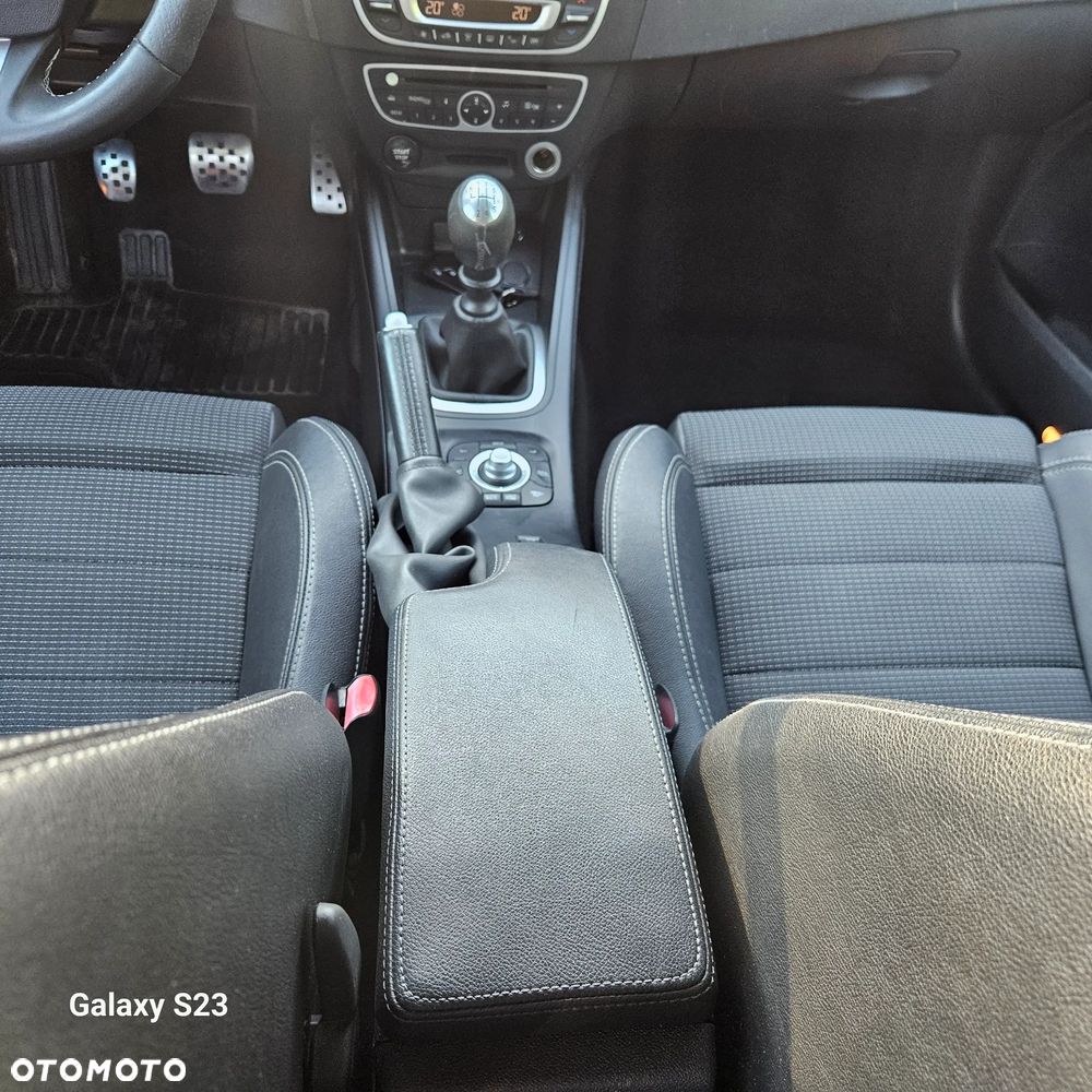 Renault Megane TCe 180 GT - 21
