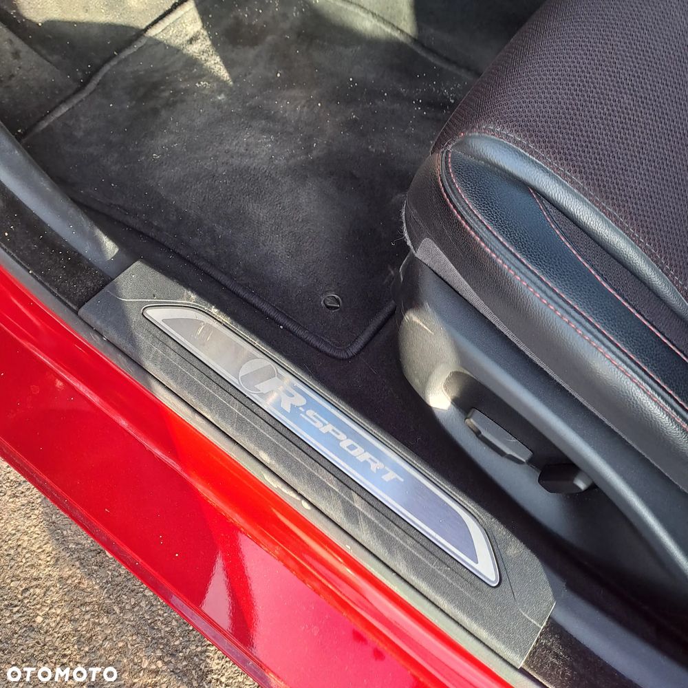 Jaguar XE 2.0 D R-Sport - 7